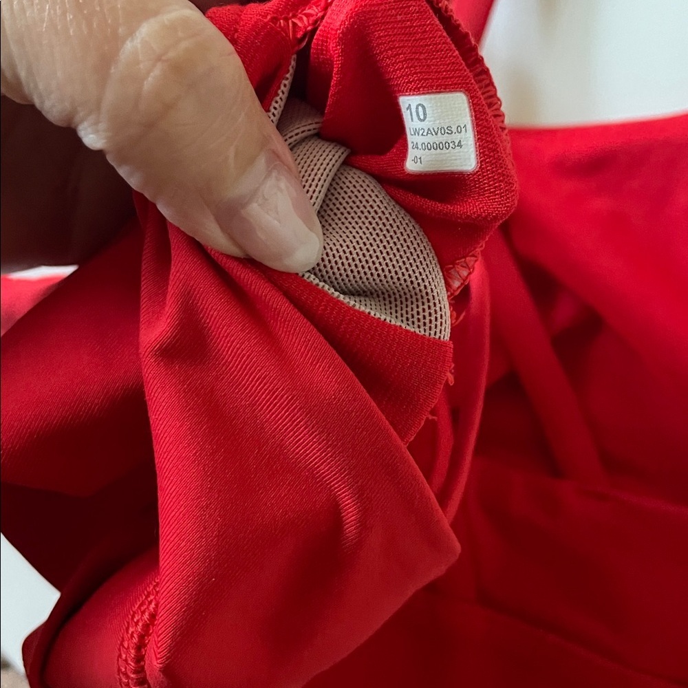 Lululemon athletica Size 10 Vibrant Red Sports Bra - Picture 3 of 3